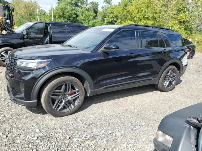 Salvage 2025 Ford Explorer St in Black