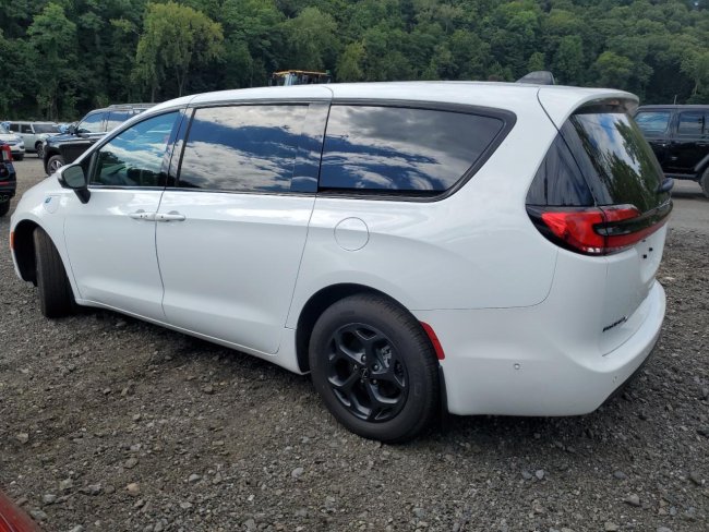 Salvage 2023 Chrysler Pacifica Hybrid Touring L in White
