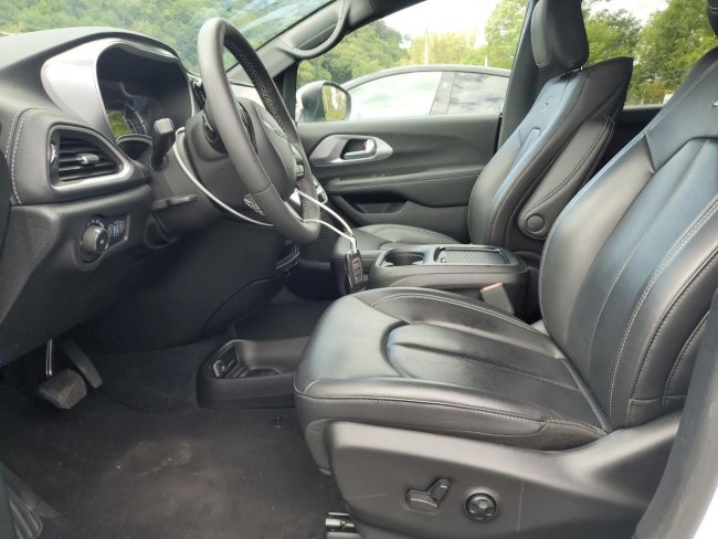 Salvage 2023 Chrysler Pacifica Hybrid Touring L in White
