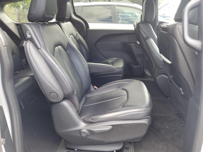 Salvage 2023 Chrysler Pacifica Hybrid Touring L in White
