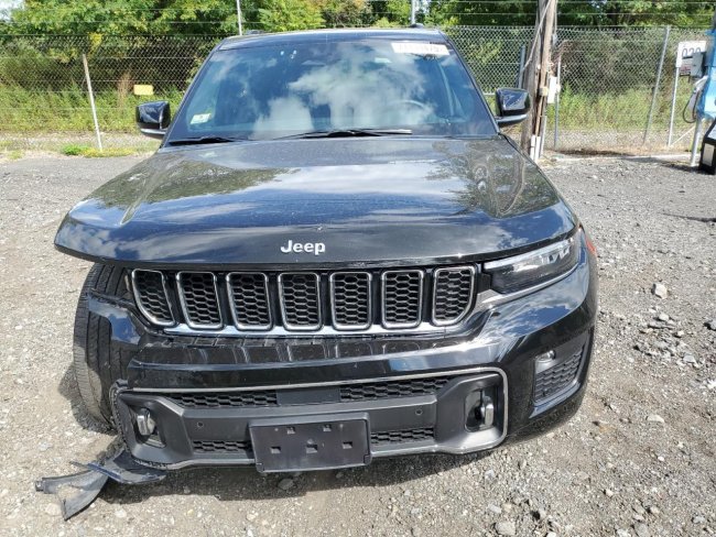 Salvage 2022 Jeep Grand Cherokee Overland in Black