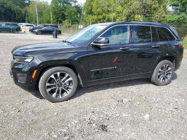 Salvage 2022 Jeep Grand Cherokee Overland in Black
