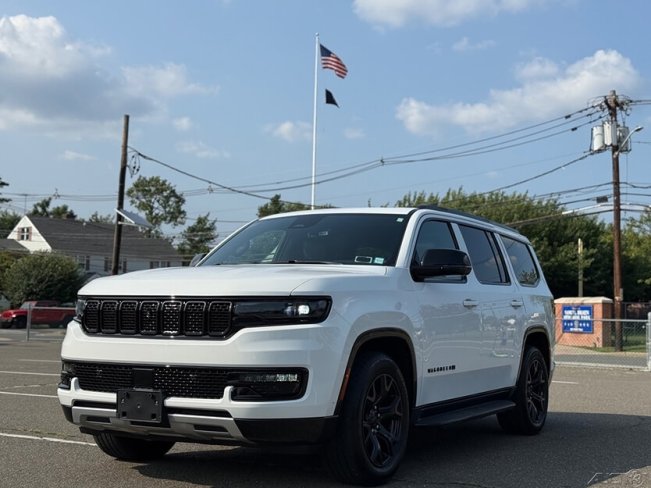 Salvage 2024 Jeep Wagoneer Series Ii in White
