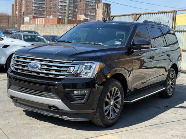 Salvage 2021 Ford Expedition Xlt in Black