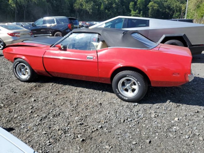 Salvage 1973 Ford Mustang  in Red