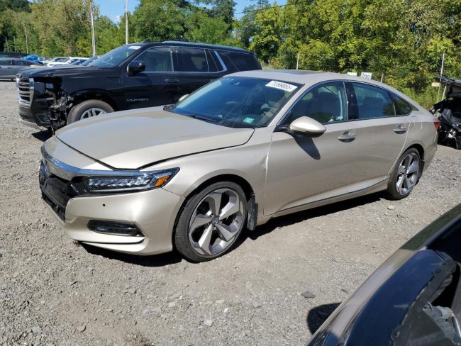 Salvage 2018 Honda Accord Touring in Gold