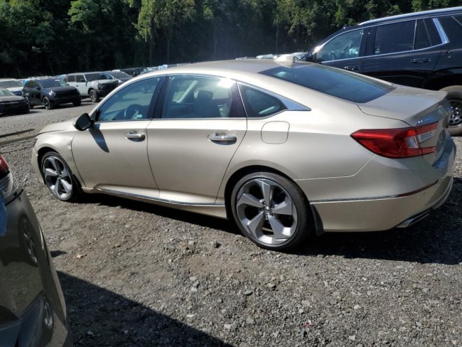Salvage 2018 Honda Accord Touring in Gold
