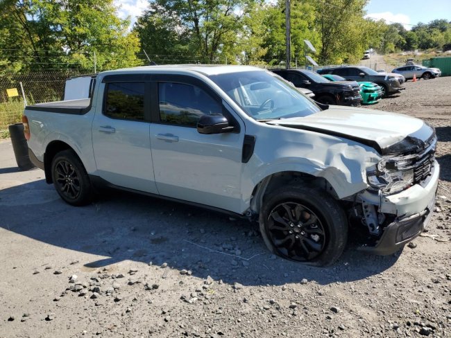Salvage 2024 Ford Maverick Lariat in Gray