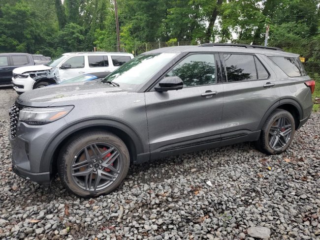 Salvage 2025 Ford Explorer St-line in Gray