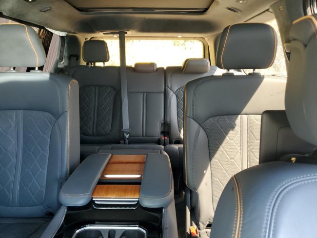 Salvage 2022 Jeep Grand Wagoneer Series Iii in Black