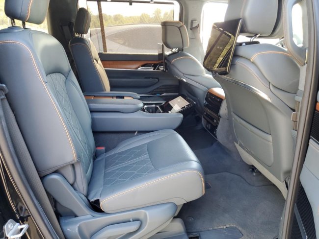 Salvage 2022 Jeep Grand Wagoneer Series Iii in Black