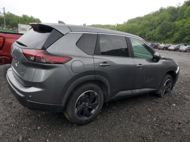 Salvage 2025 Nissan Rogue Sv in Gray