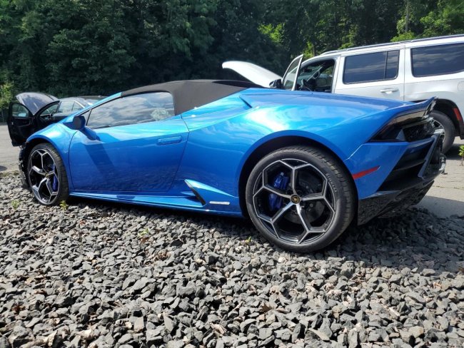Salvage 2024 Lamborghini Huracan Evo in Blue