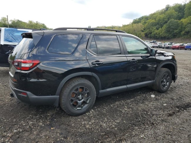 Salvage 2023 Honda Pilot Trailsport in Black