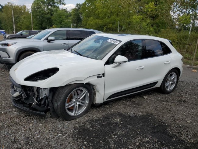 Salvage 2023 Porsche Macan  in White