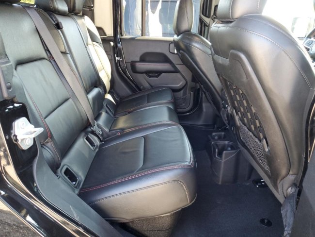 Salvage 2022 Jeep Gladiator Rubicon in Black