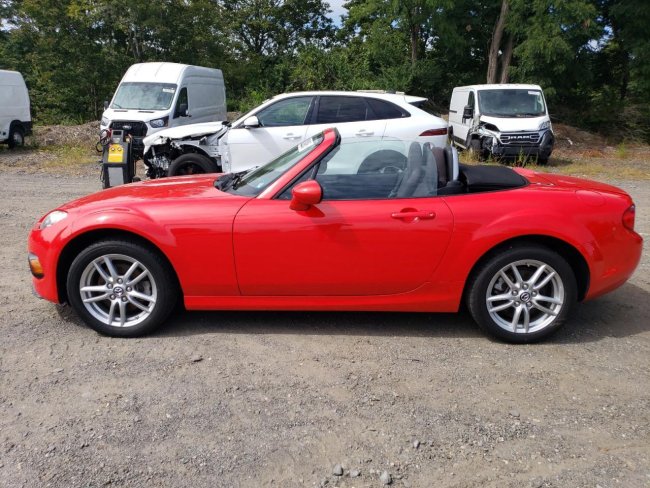 Salvage 2014 Mazda Mx-5 Miata Sport in Red