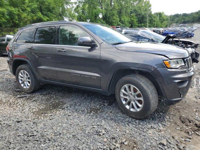 Salvage 2021 Jeep Grand Cherokee Laredo in Gray