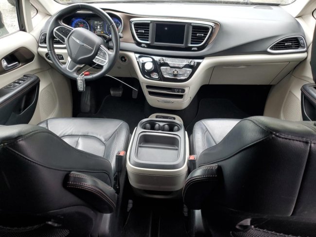 Salvage 2018 Chrysler Pacifica Touring L in Gray