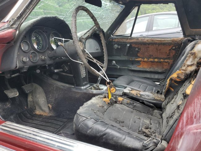 Salvage 1966 Chevrolet Corvette  in Burgundy