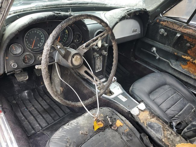 Salvage 1966 Chevrolet Corvette  in Burgundy