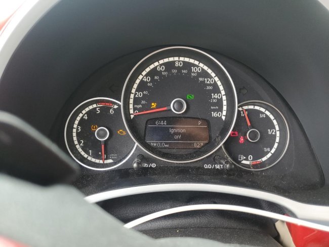 Salvage 2015 Volkswagen Beetle Tdi in Red