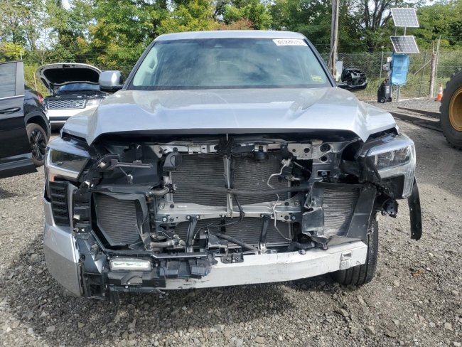 Salvage 2022 Toyota Tundra Limited in Silver