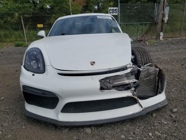 Salvage 2016 Porsche Cayman Gt4 in White
