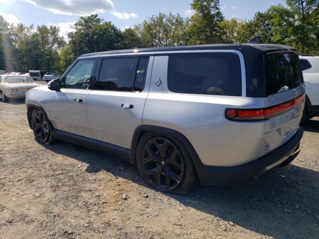 Salvage 2024 Rivian R1s  in Gray