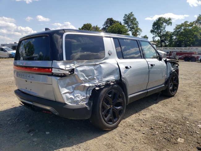 Salvage 2024 Rivian R1s  in Gray