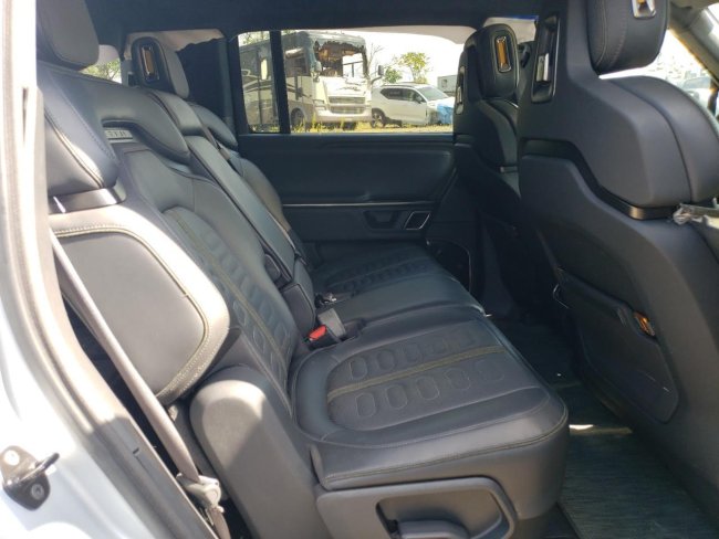 Salvage 2024 Rivian R1s  in Gray