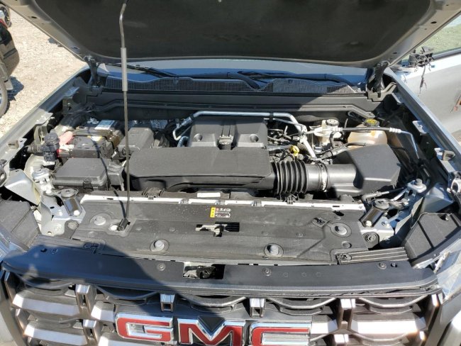 Salvage 2024 Gmc Canyon At4x in Silver