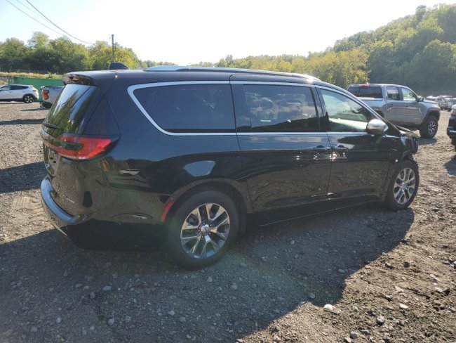 Salvage 2025 Chrysler Pacifica Hybrid Pinnacle in Black