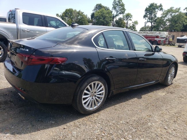 Salvage 2021 Alfa Romeo Giulia Sport in Black