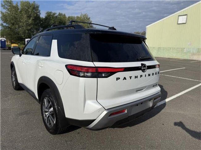 Salvage 2025 Nissan Pathfinder Sl in White