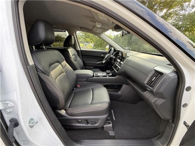 Salvage 2025 Nissan Pathfinder Sl in White