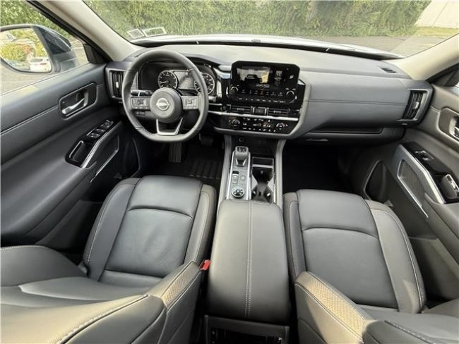 Salvage 2025 Nissan Pathfinder Sl in White