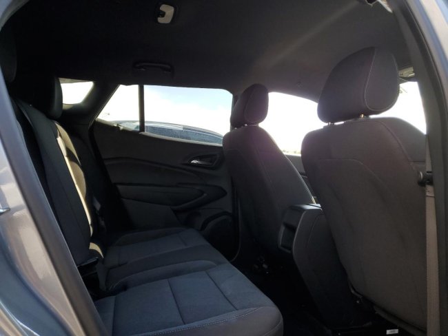 Salvage 2024 Chevrolet Trax  in Gray