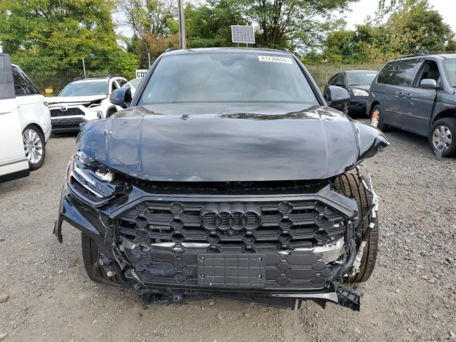 Salvage 2025 Audi Q5 E Premium Plus 55 in Black
