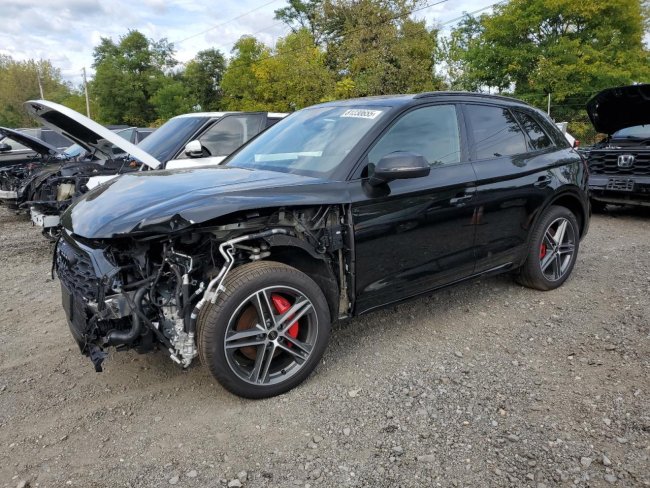 Salvage 2025 Audi Q5 E Premium Plus 55 in Black