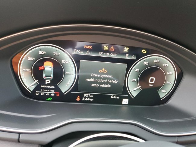 Salvage 2025 Audi Q5 E Premium Plus 55 in Black