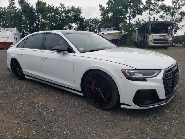 Salvage 2023 Audi S8  in White