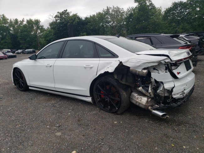 Salvage 2023 Audi S8  in White