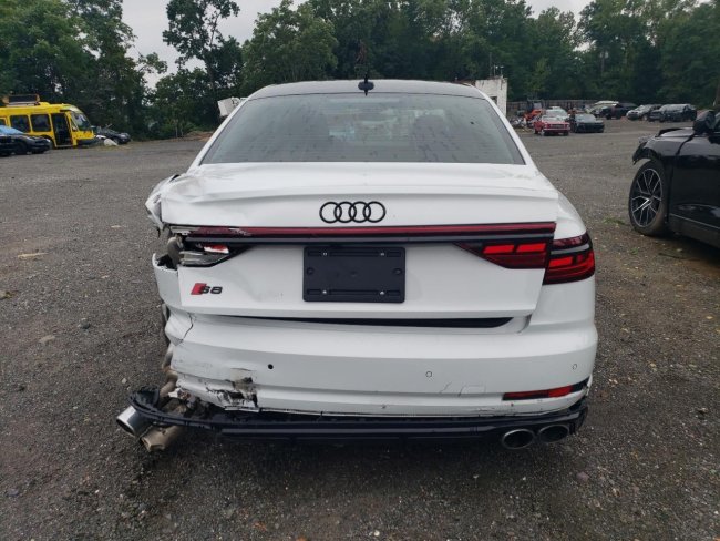 Salvage 2023 Audi S8  in White