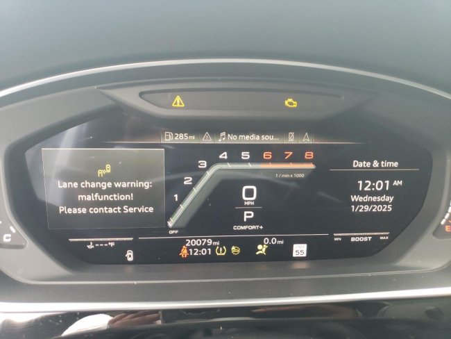 Salvage 2023 Audi S8  in White