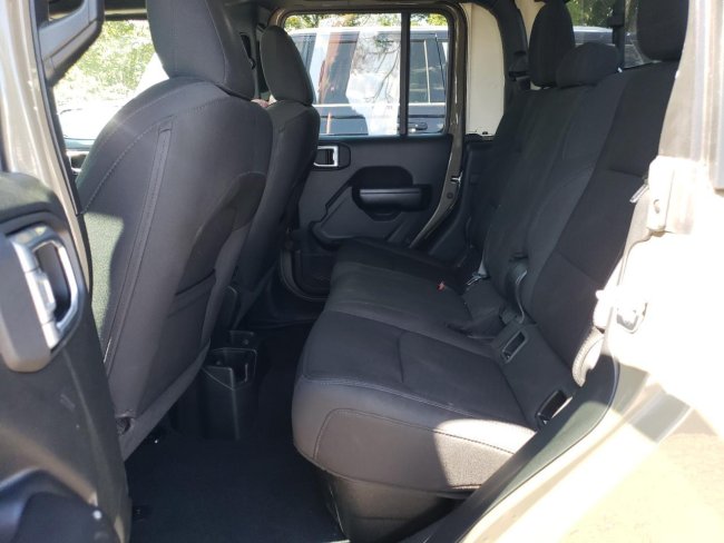 Salvage 2020 Jeep Gladiator  in Brown