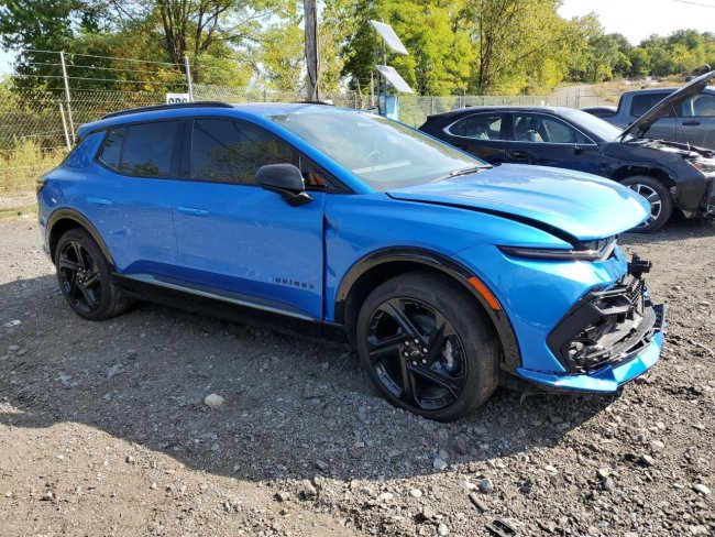 Salvage 2025 Chevrolet Equinox Rs in Blue