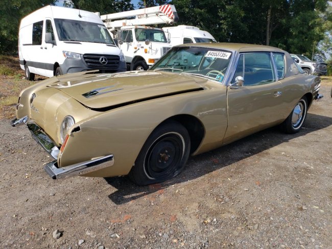Salvage 1963 Studebaker Avanti  in Brown
