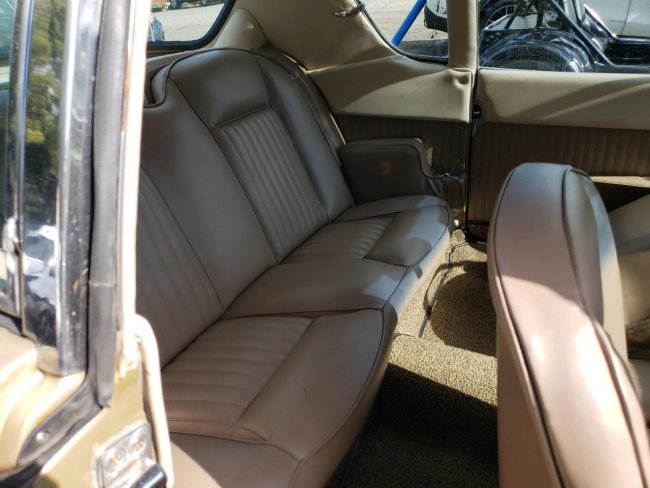 Salvage 1963 Studebaker Avanti  in Brown