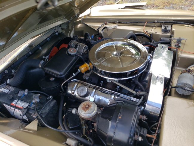 Salvage 1963 Studebaker Avanti  in Brown